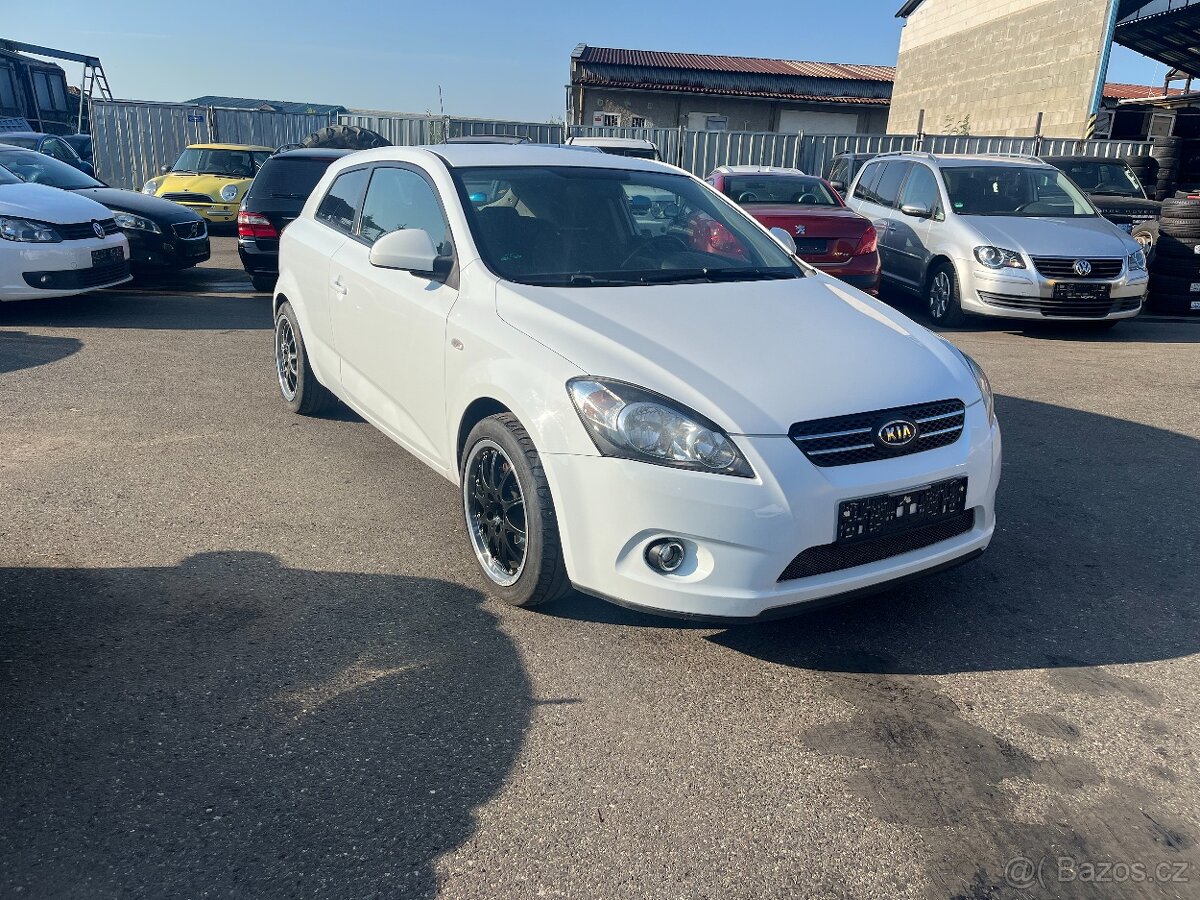 KIA PROCEED 1.6 CRDi Kupé - 2