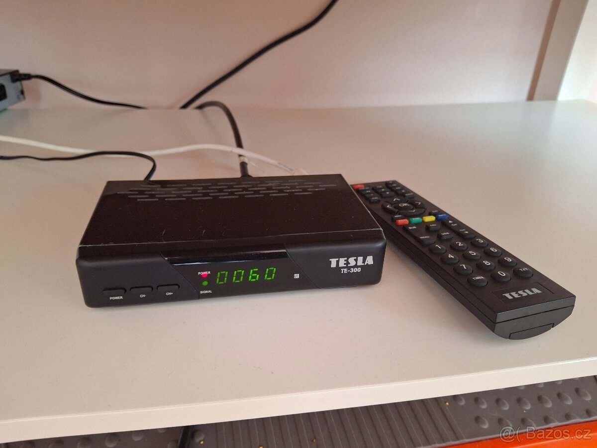TV Panasonic + set-top-box - 2