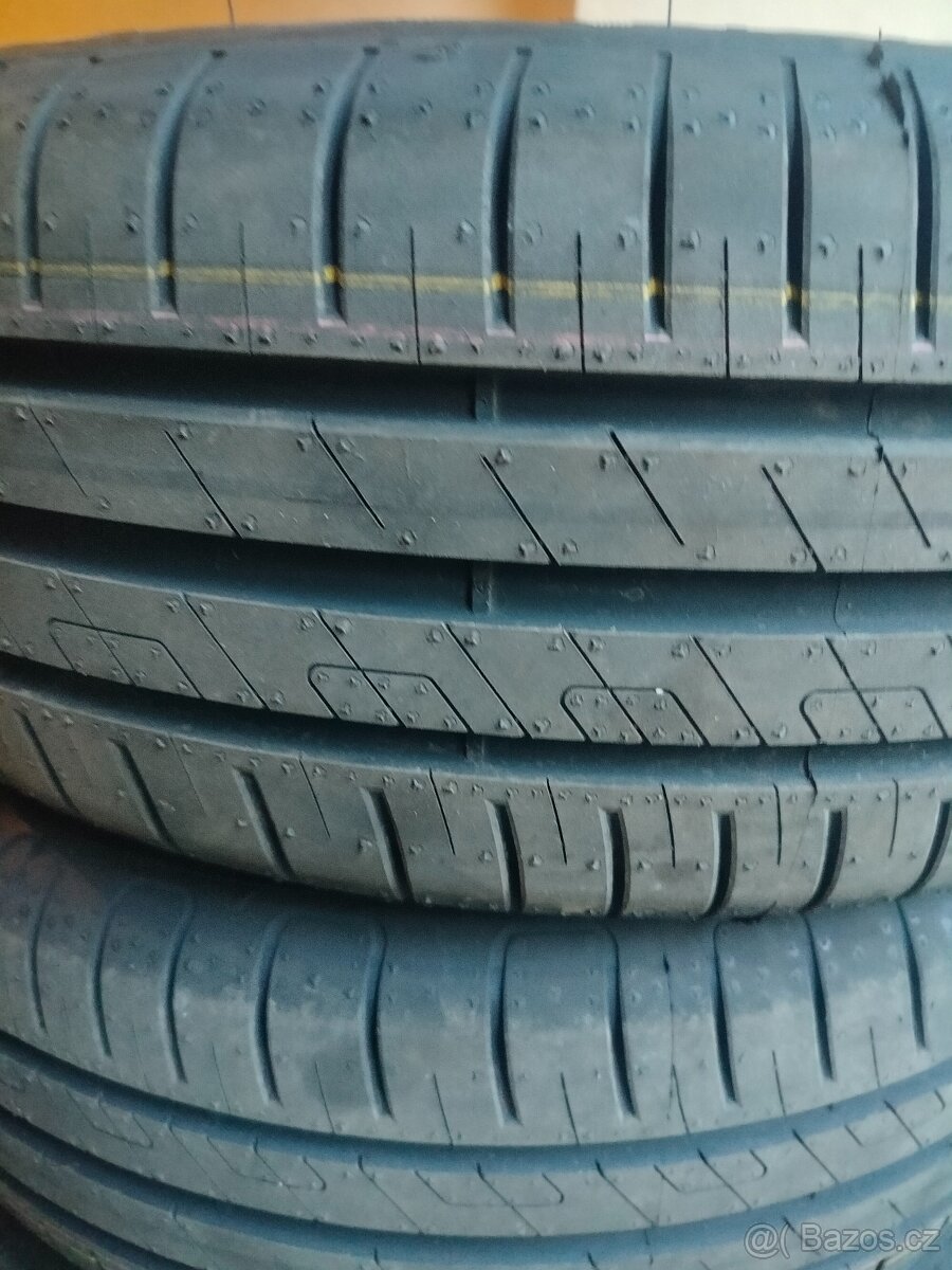 Goodyear EfficientGrip Performance 195/55/r16 - 2
