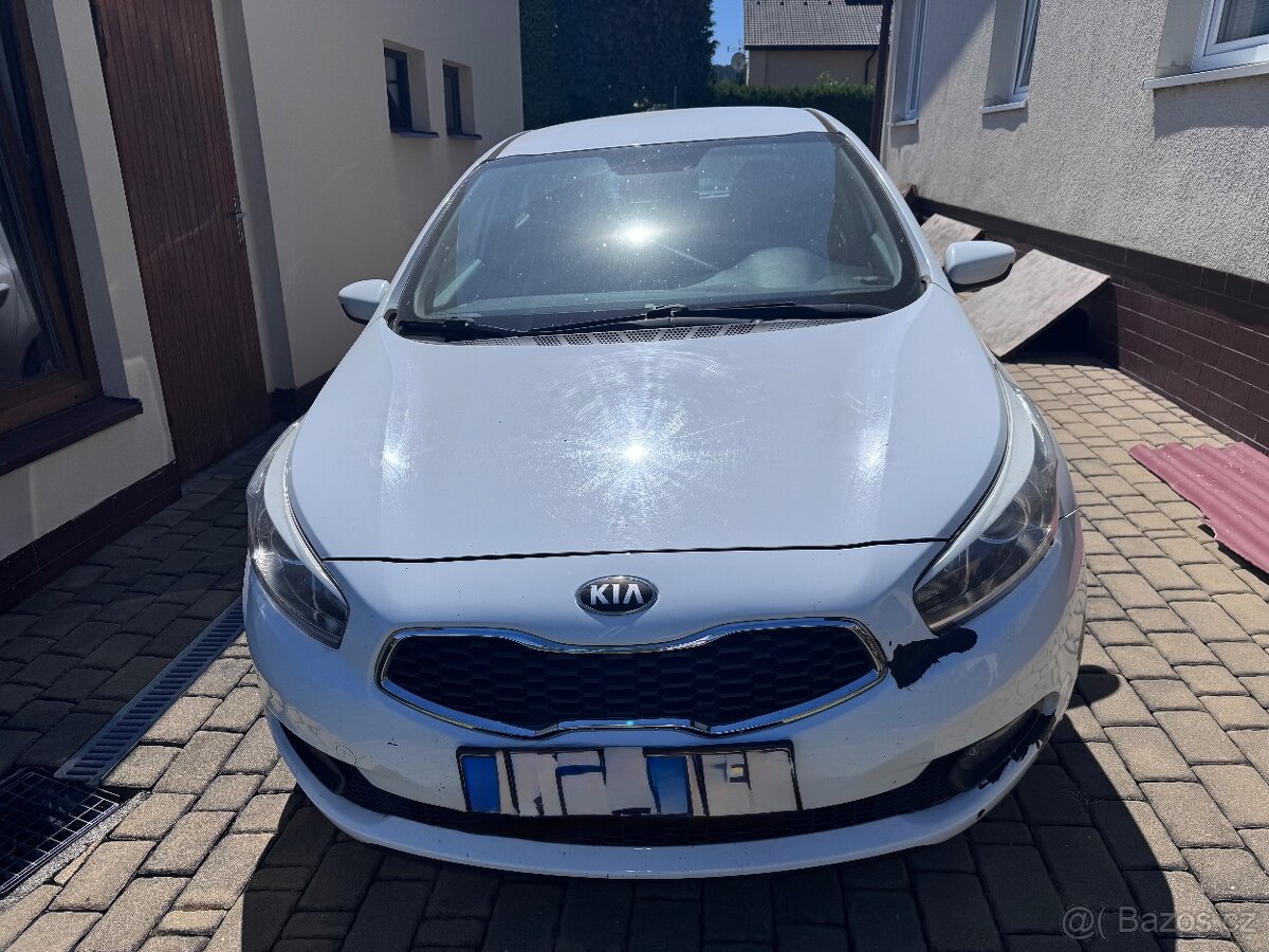 Kia Ceed 1.4, rok 2013 - 2