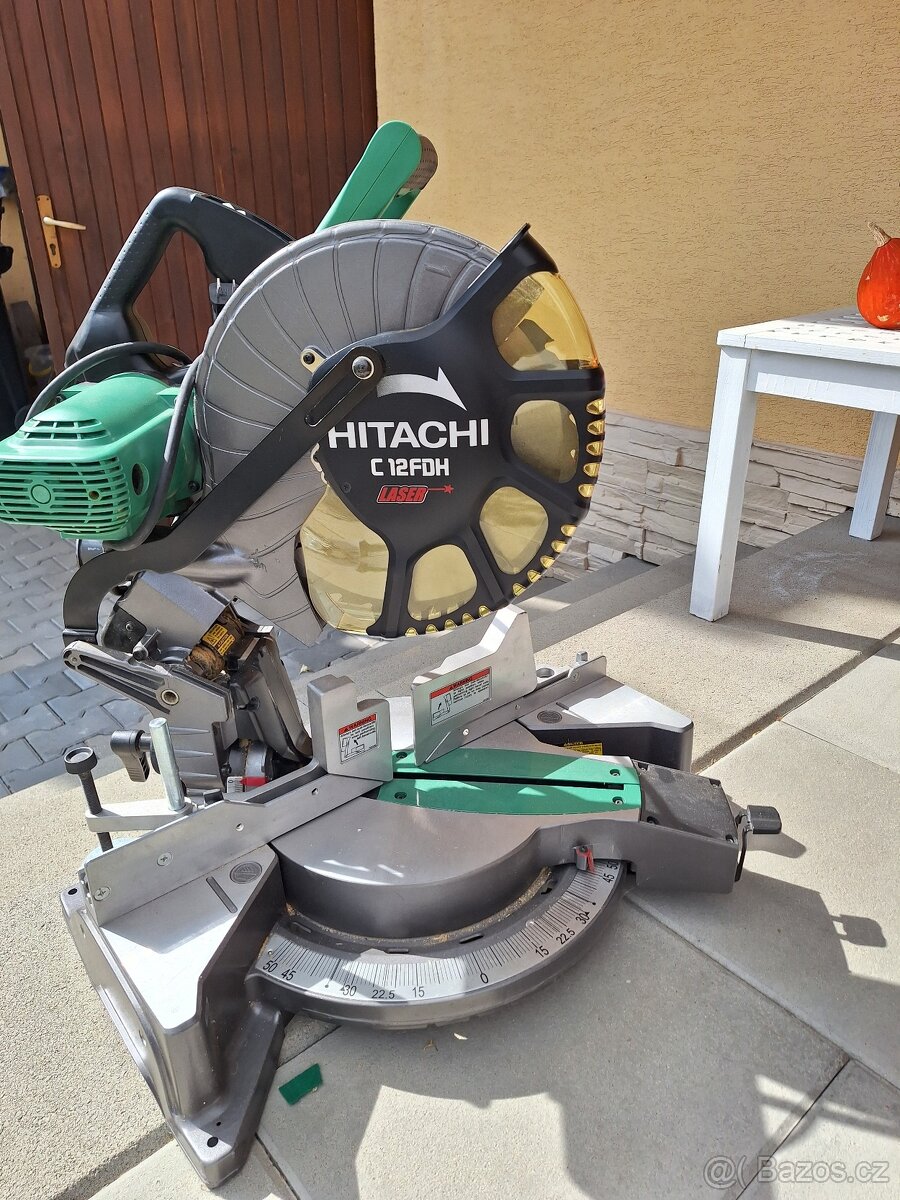 Prodám pokosovou pilu HITACHI C12FDP - 2