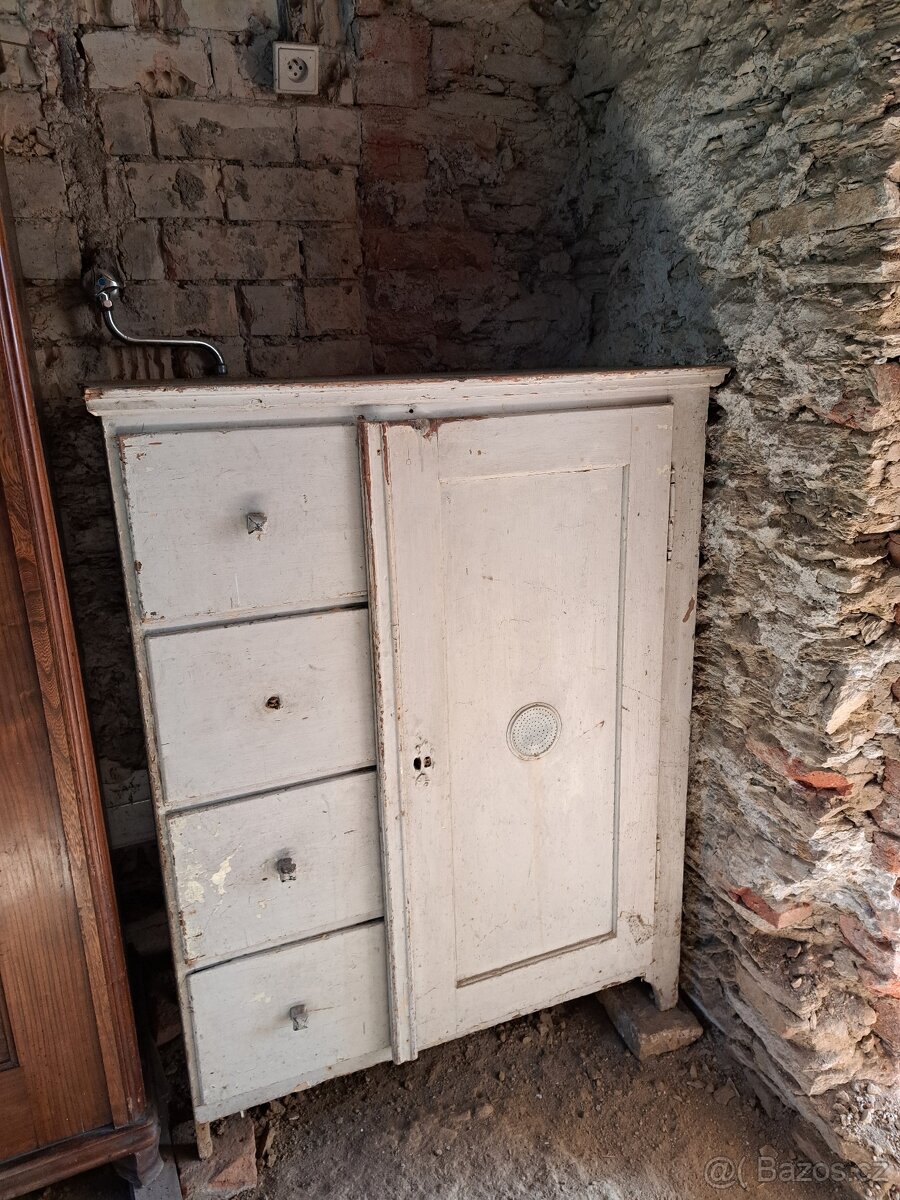 SELSKÝ NÁBYTEK - 2