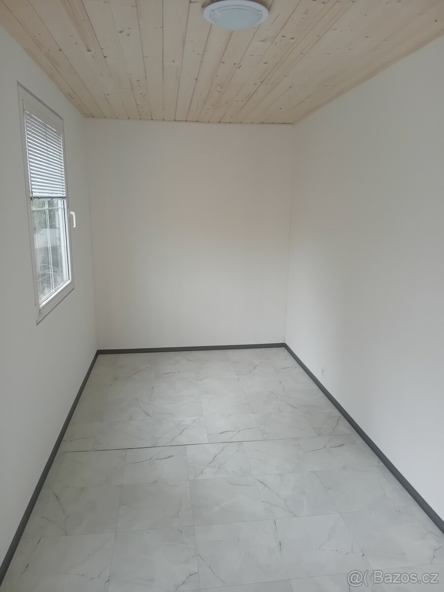 Prodám obytnou buňku (chatka, kontejner) - 2