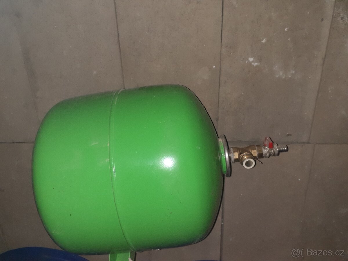Expanzní nádrž 33l - 2