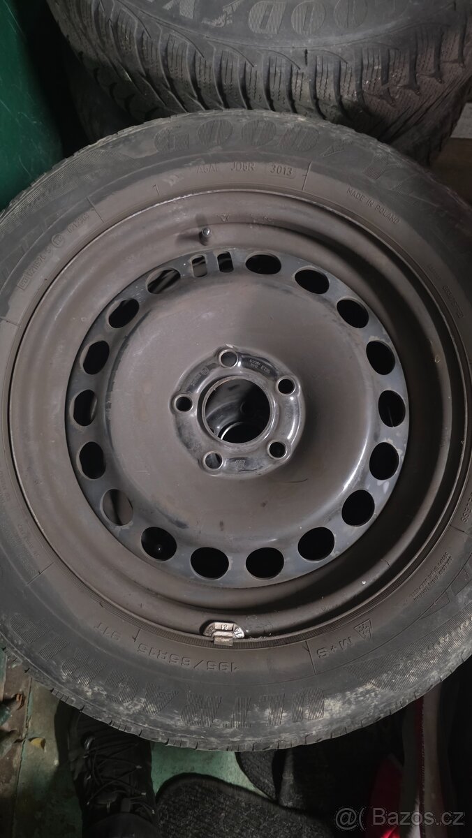 Plechové disky/kola a poklice Opel R15 - 2