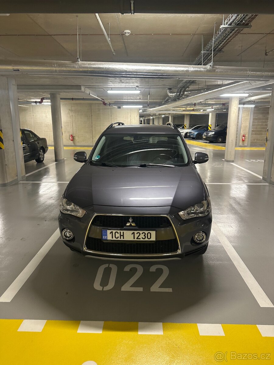 Mitsubishi Outlender - 2