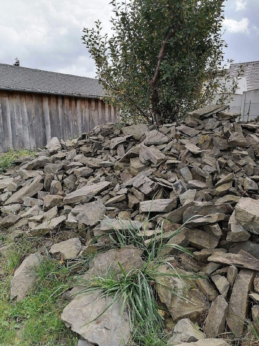 LOMOVY Kámen SLEVA - 2