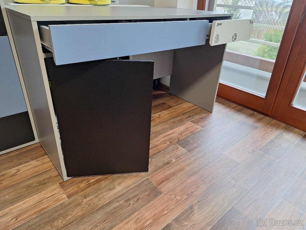 Dětský psací stůl - 2