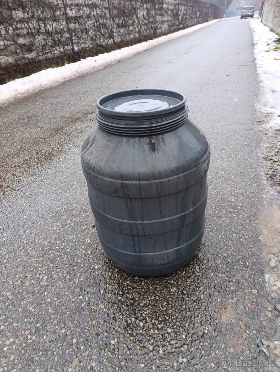 Sud z kvalitního silného plastu s víkem - 2