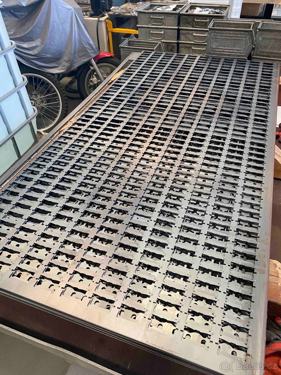 Vypálené plechy na plot - 2