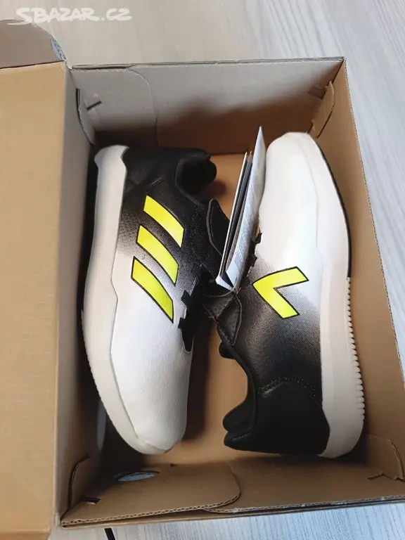 Nové Dětské boty adidas vel. 30 - 2