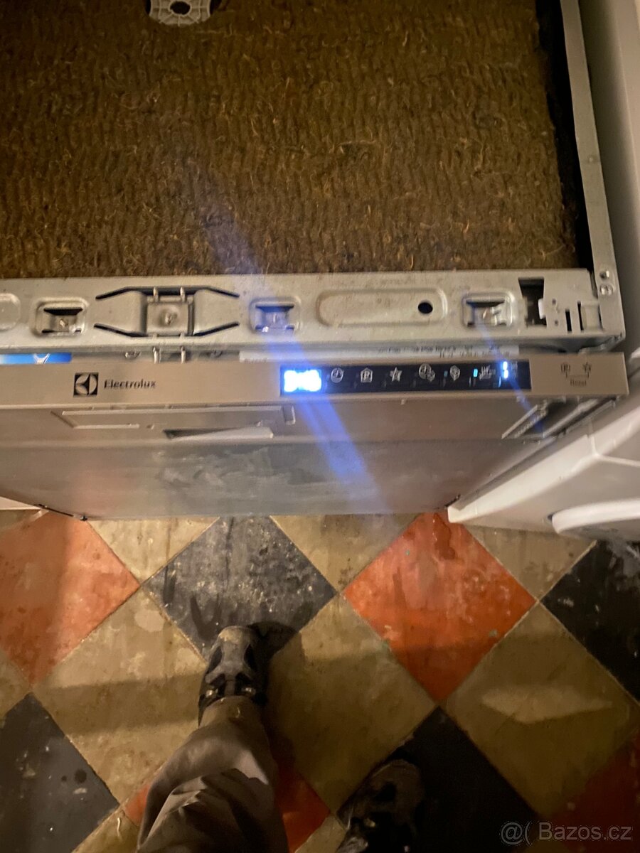 Plně vestavná myčka zn. Electrolux - 2