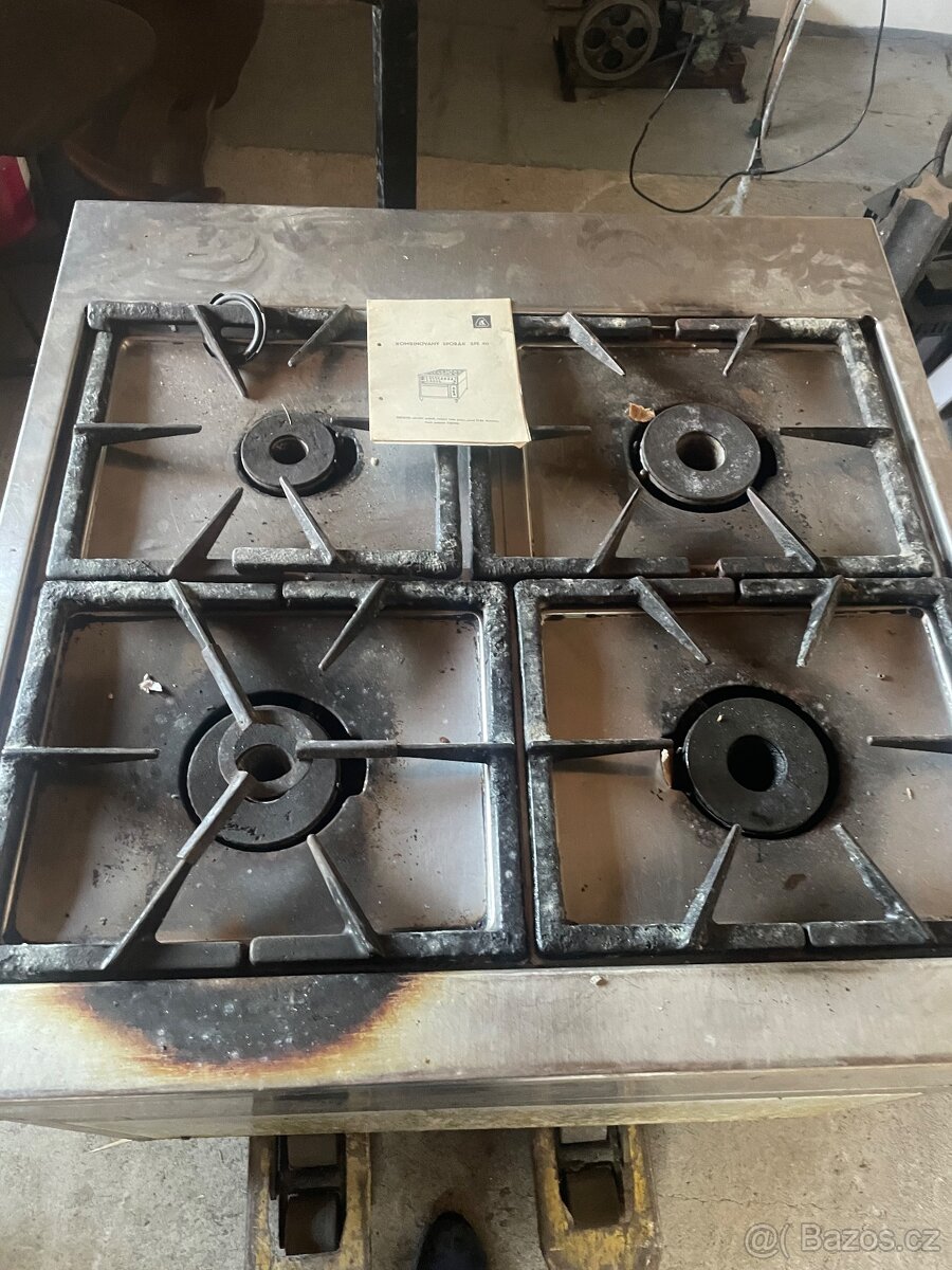 Plynovy sporak - 2