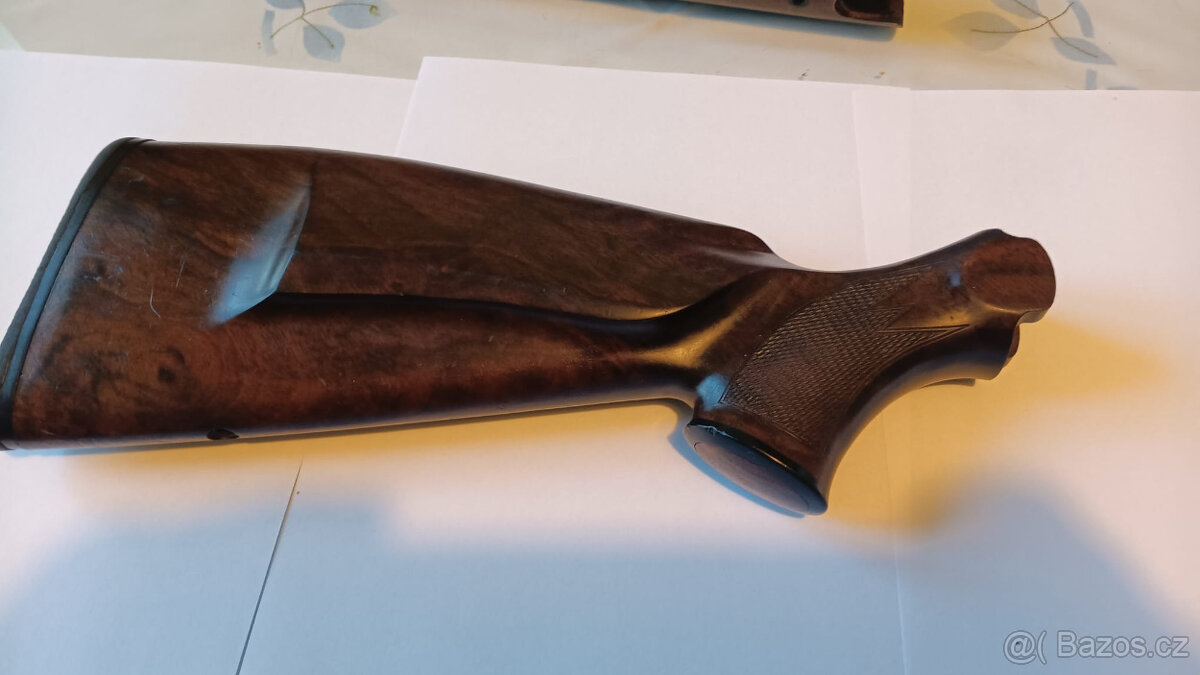Pažba Blaser R93 levá. - 2