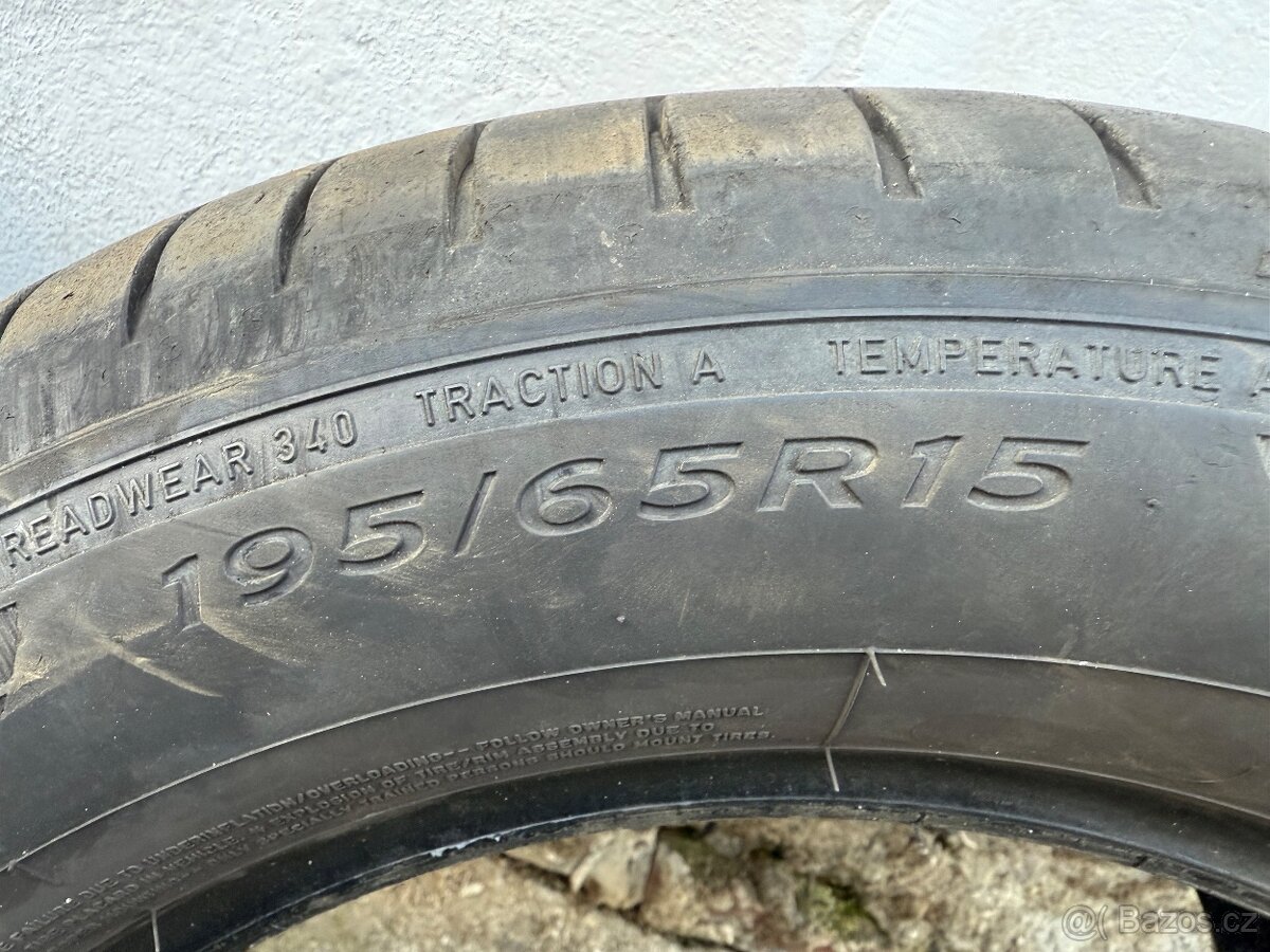 Pneu 195/65 r15 - 2
