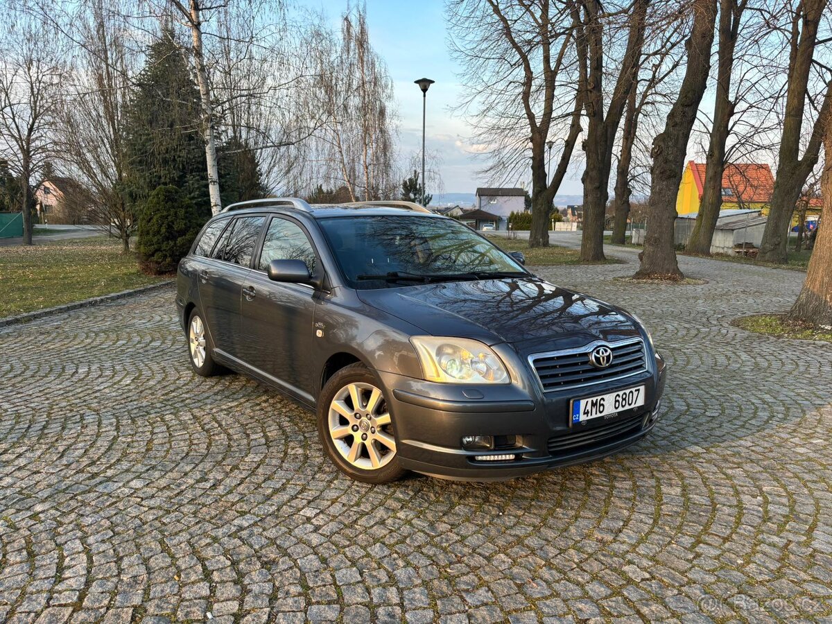 Toyota Avensis 2.2D - 2