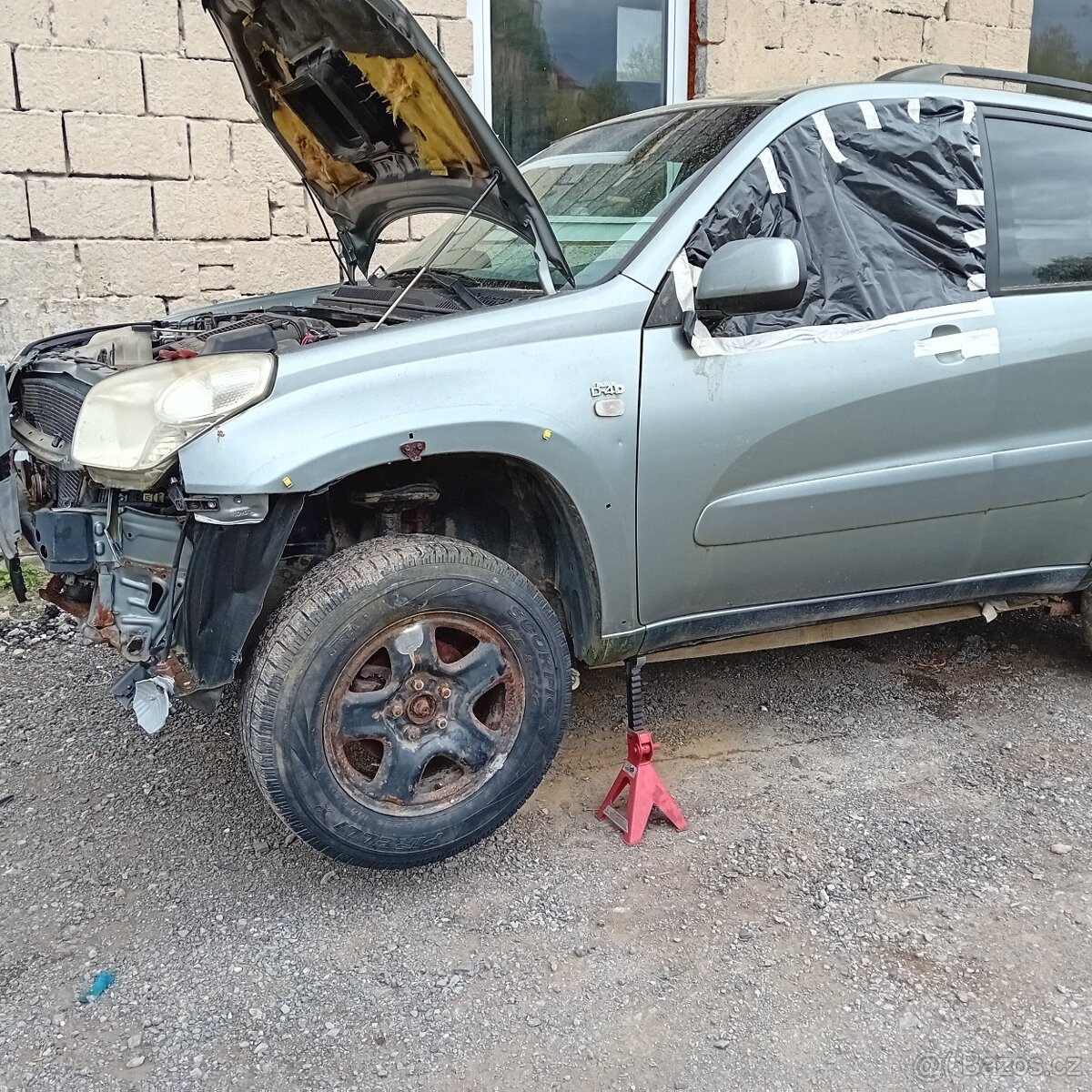 Toyota RAV4 2,0 85Kw, na díly - 2