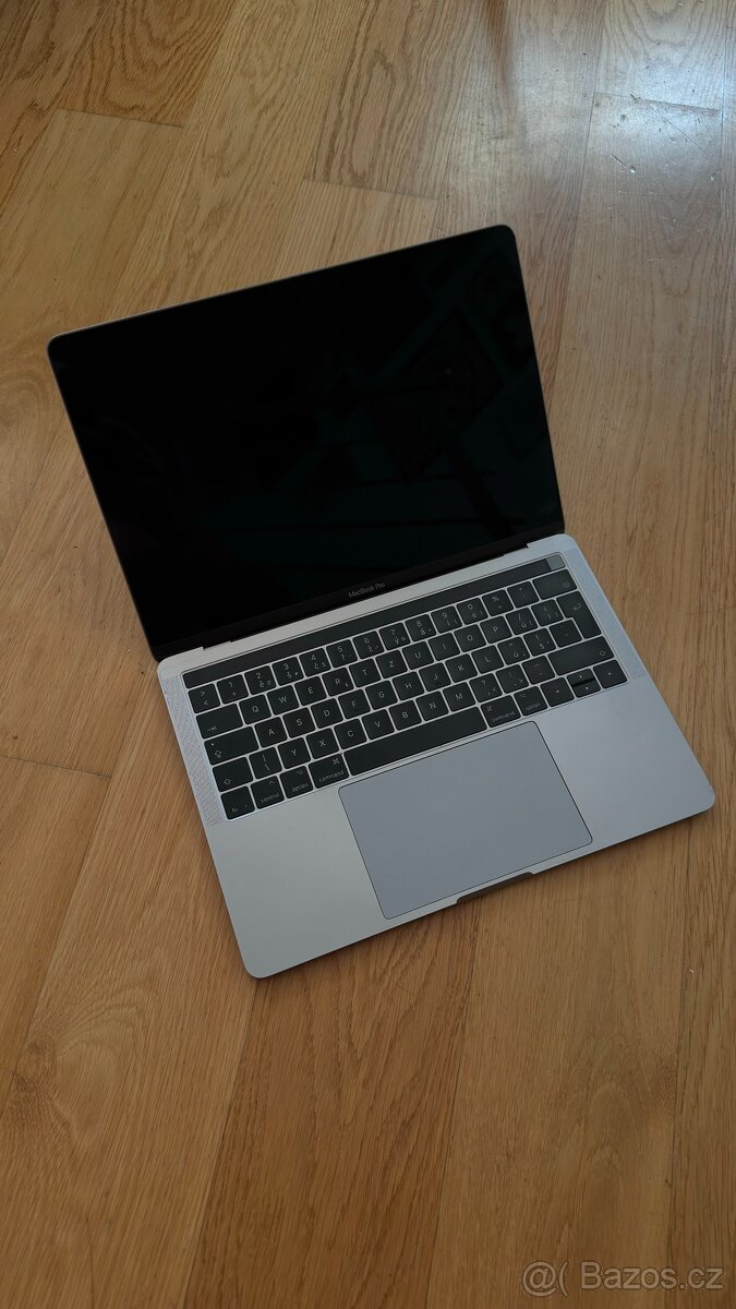 MacBook Pro 13" (rok 2016) Touch Bar, 16 GB RAM, 512 GB SSD - 2