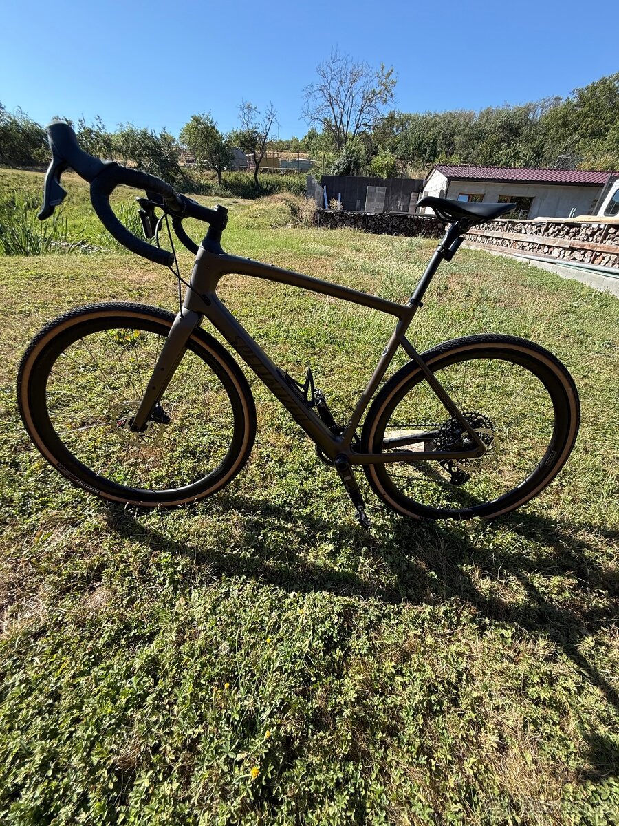 Specialized full karbon gravel - 2