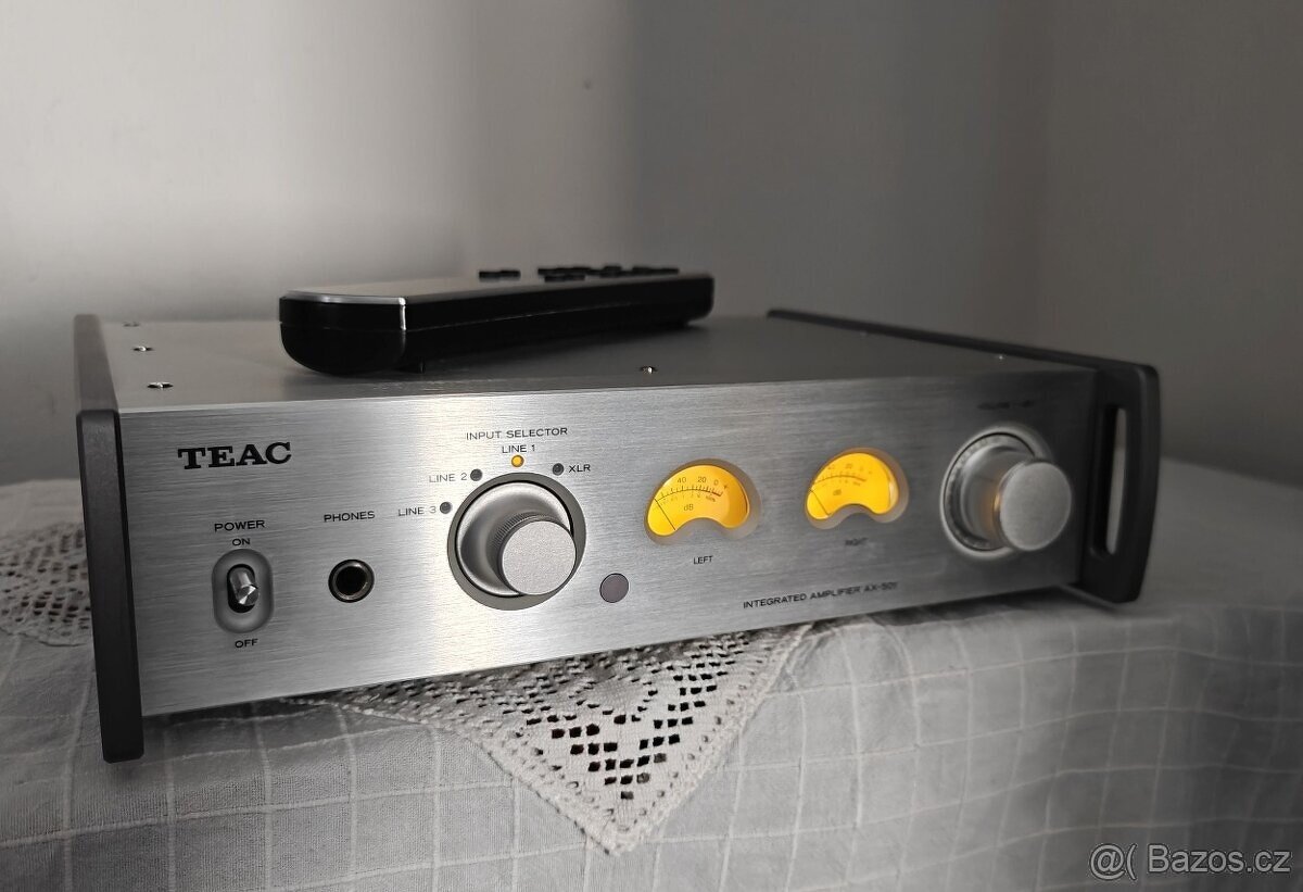TEAC AX-501 (XLR, analogové VU metry) - 2