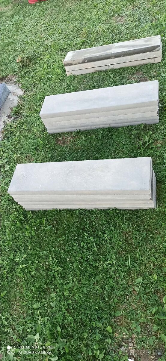 Trávnikový obrubník - 2