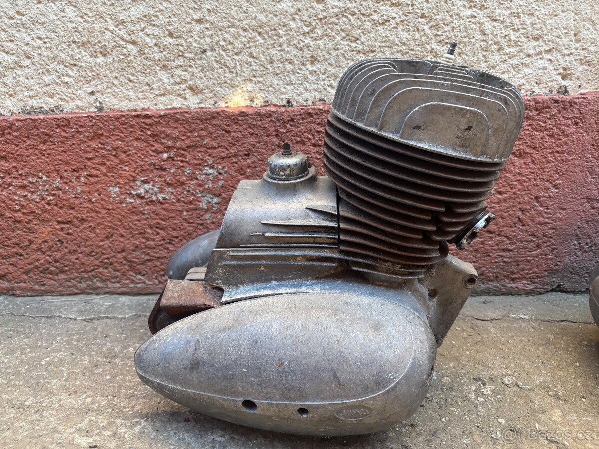 Motor jawa 250 - 2