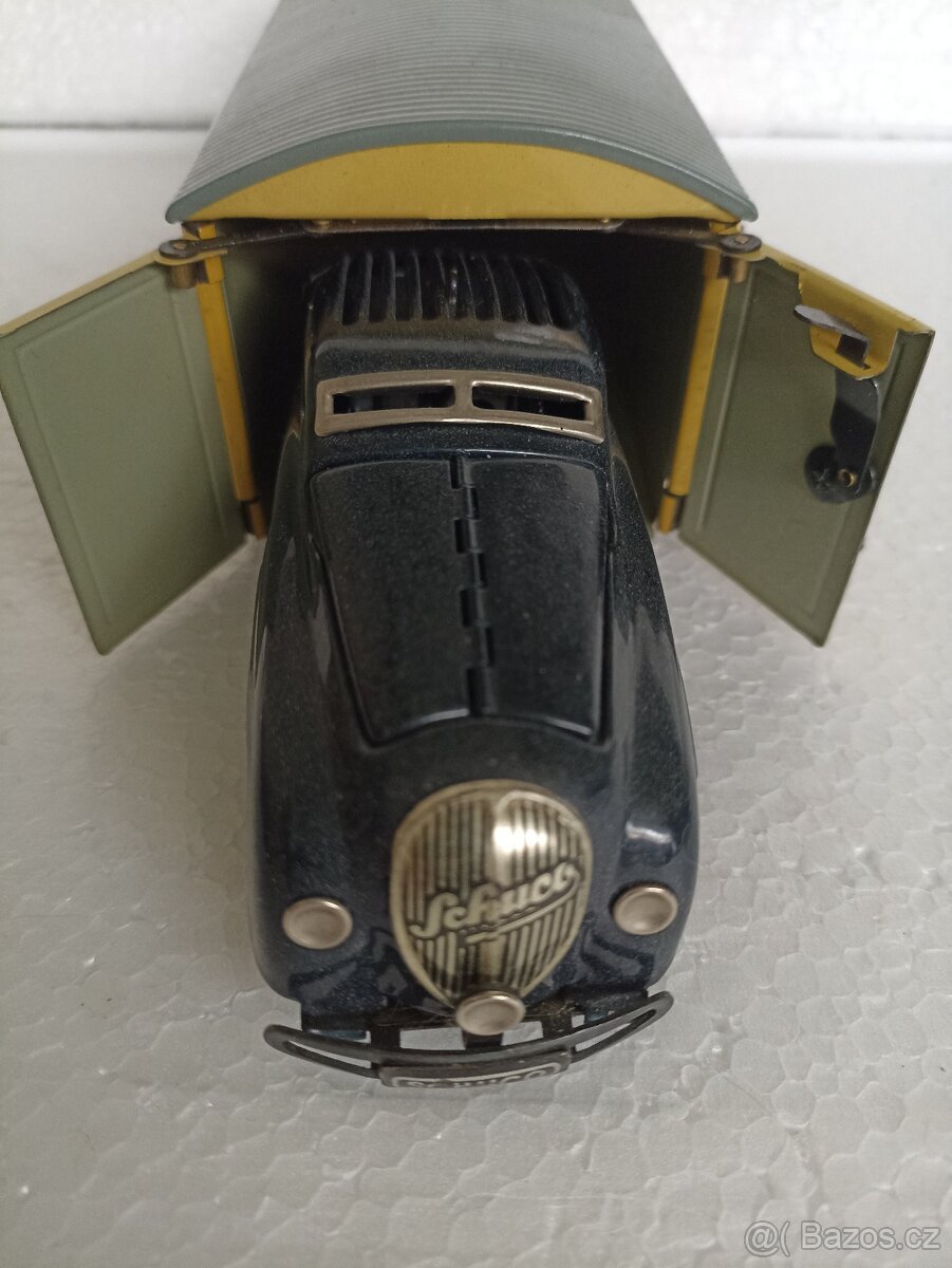 SCHUCO garáž + autíčko - 2