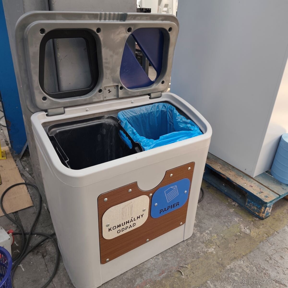 Průmyslové odpadní koše SMART na tříděný odpad s vnitřními z - 2