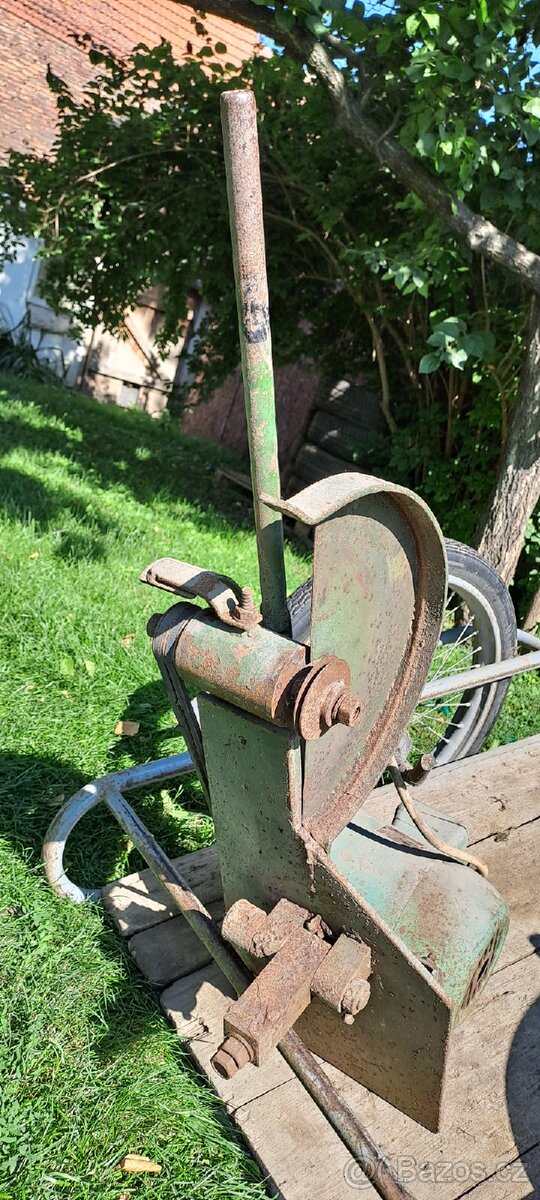 Dělící pila na kov - 2