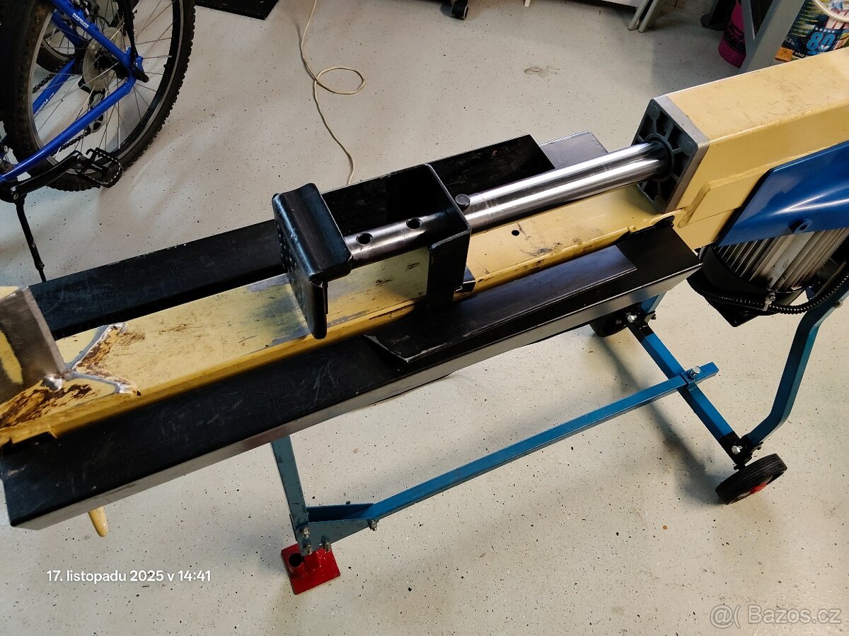 Štípačka na dřevo 5 tun - 2