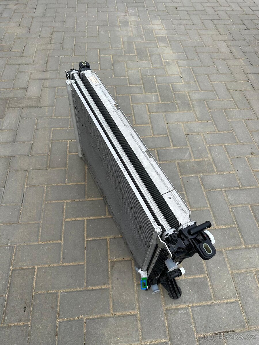 Audi Q7 stěna chladiče - 2