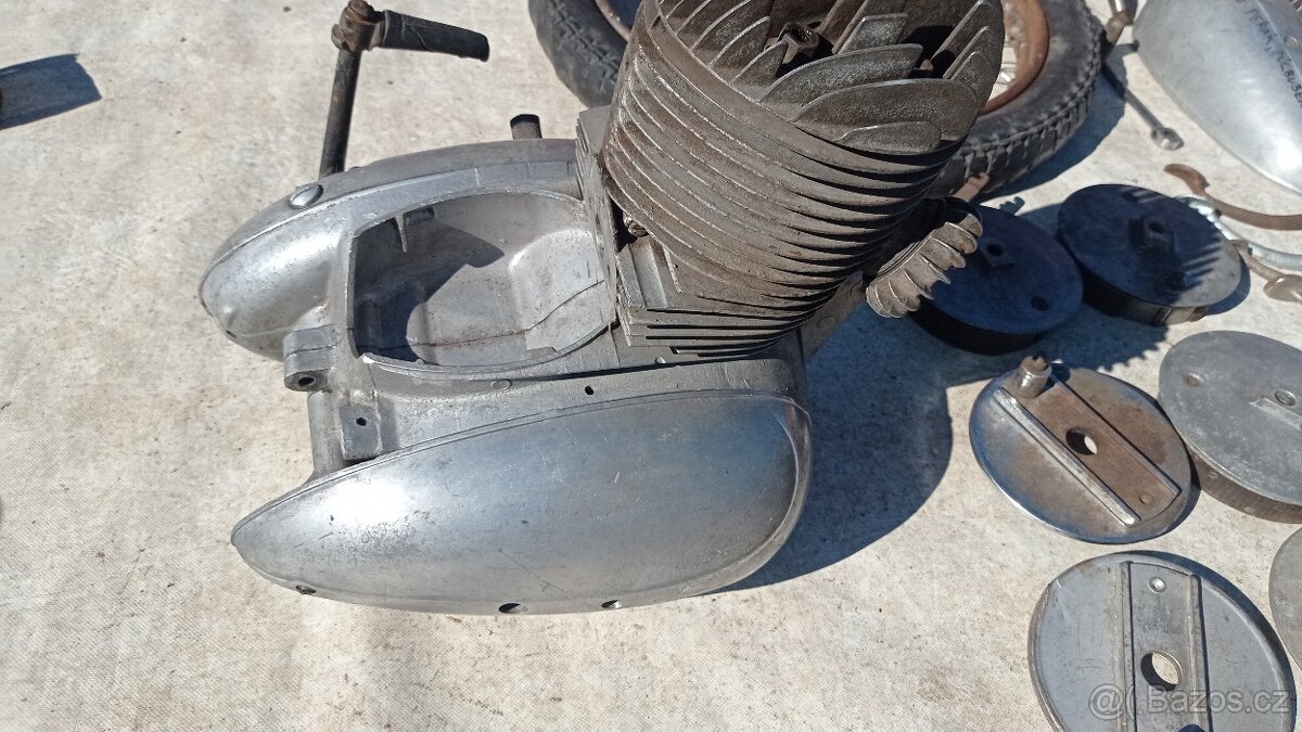 Motor Jawa 250 pérák - 2