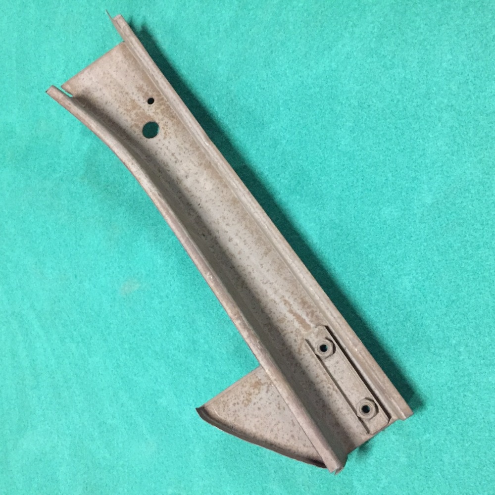 FIAT 850 SPORT COUPE pravá přední výstuha do kufru origo díl - 2