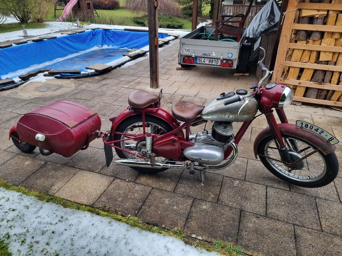 Jawa 350/18 1951 po rekonstrukci + páv 40/b. - 2