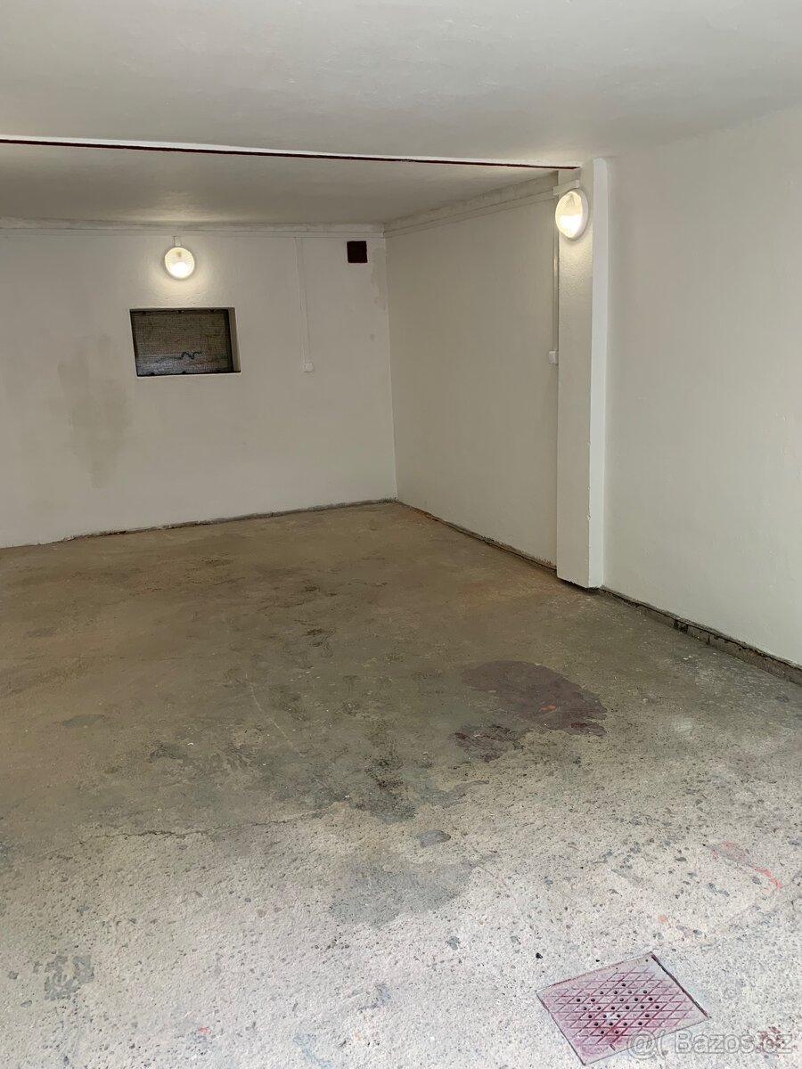 Pronájem garáže 24m2, Dvůr Králové nad Labem - 2