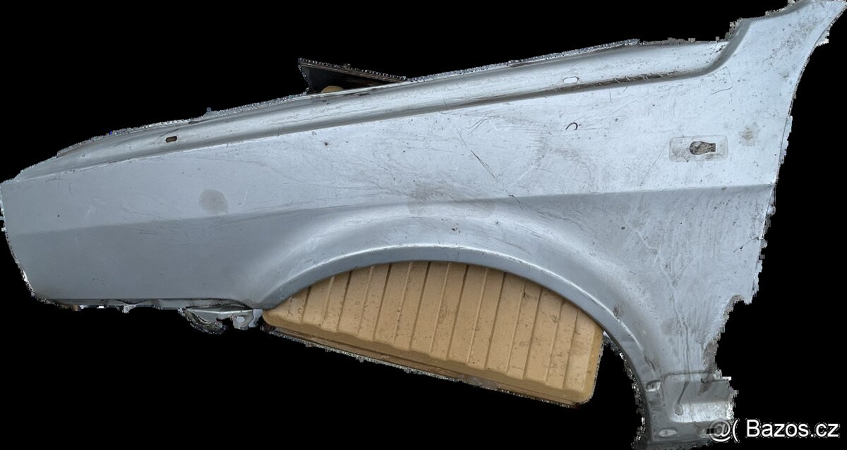 Fiat Regata levý přední blatník - 2
