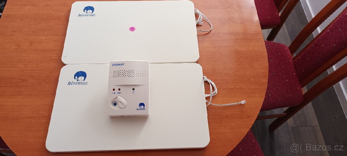 Monitor dechu Hisence - 2