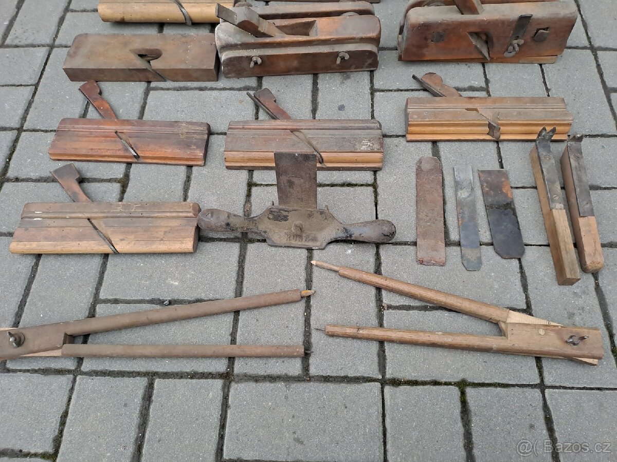22ks ručních starých dřevěných hoblíků - 2