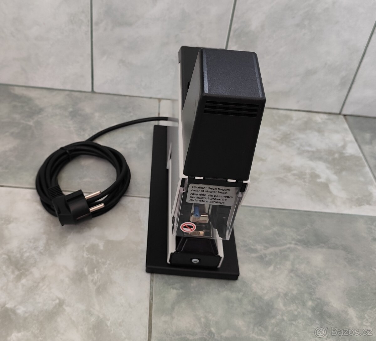 ELEKTRICKÁ SEŠÍVAČKA ISABERG RAPID A105 - 2