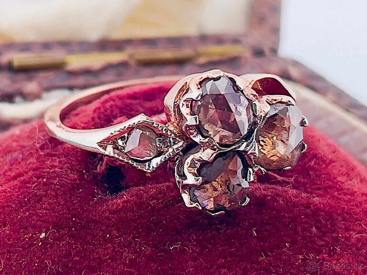 Zlatý prsten s diamantmi - 2