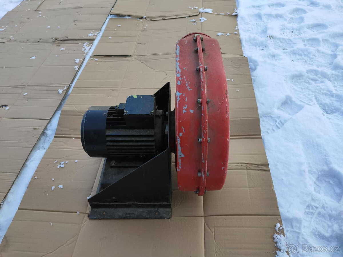 Průmyslový větrák / odsávač, atd... - 2