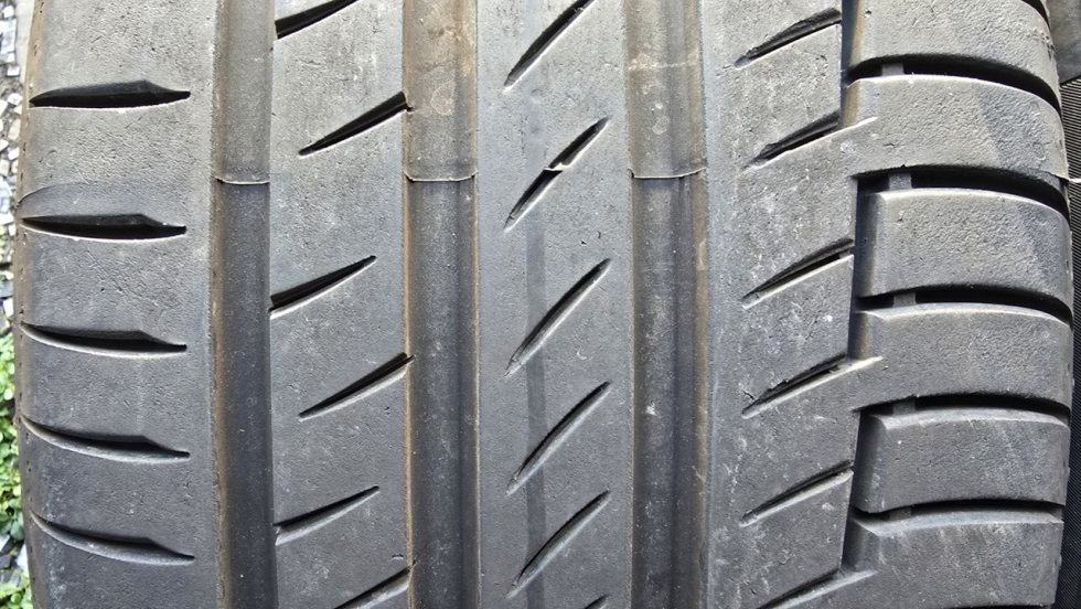 Letní pneu 235/50/19 Continental - 2