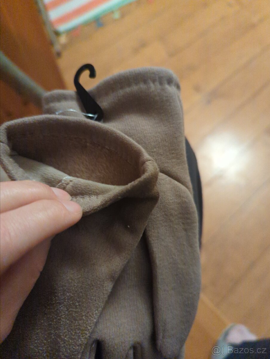 Lehké dámské rukavičky. - 2