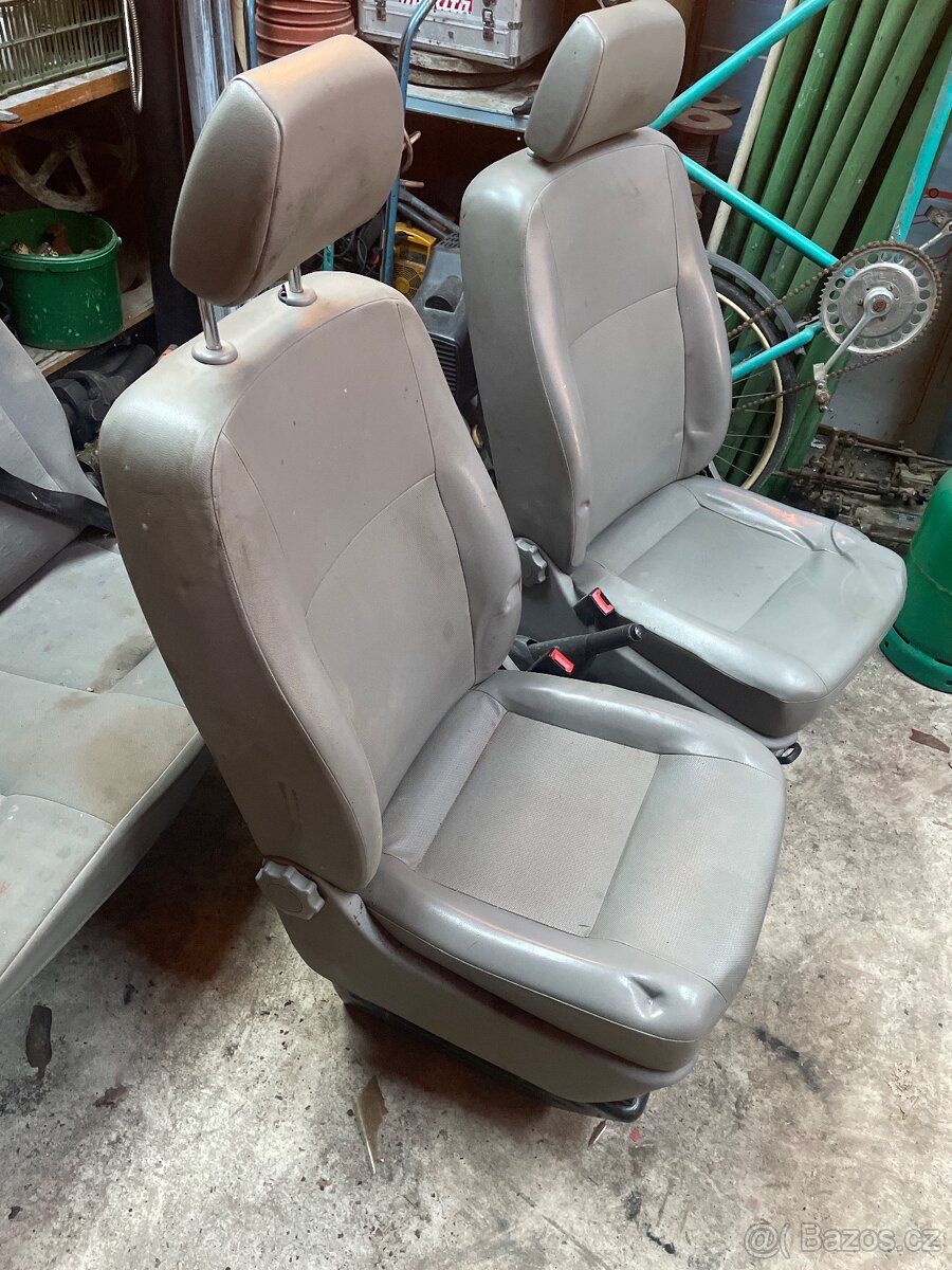 Přední sedadla VW Transporter t5 - 2