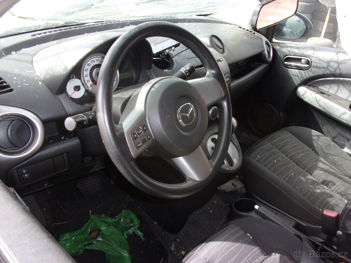 Mazda 2 DE - 2
