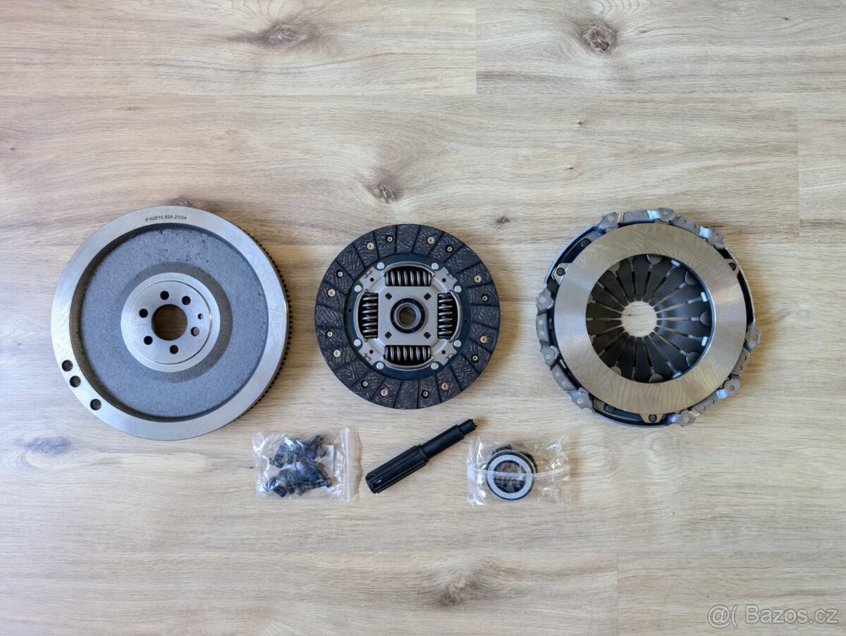 Spojková sada se setrvačníkem. Nová v záruce - 2