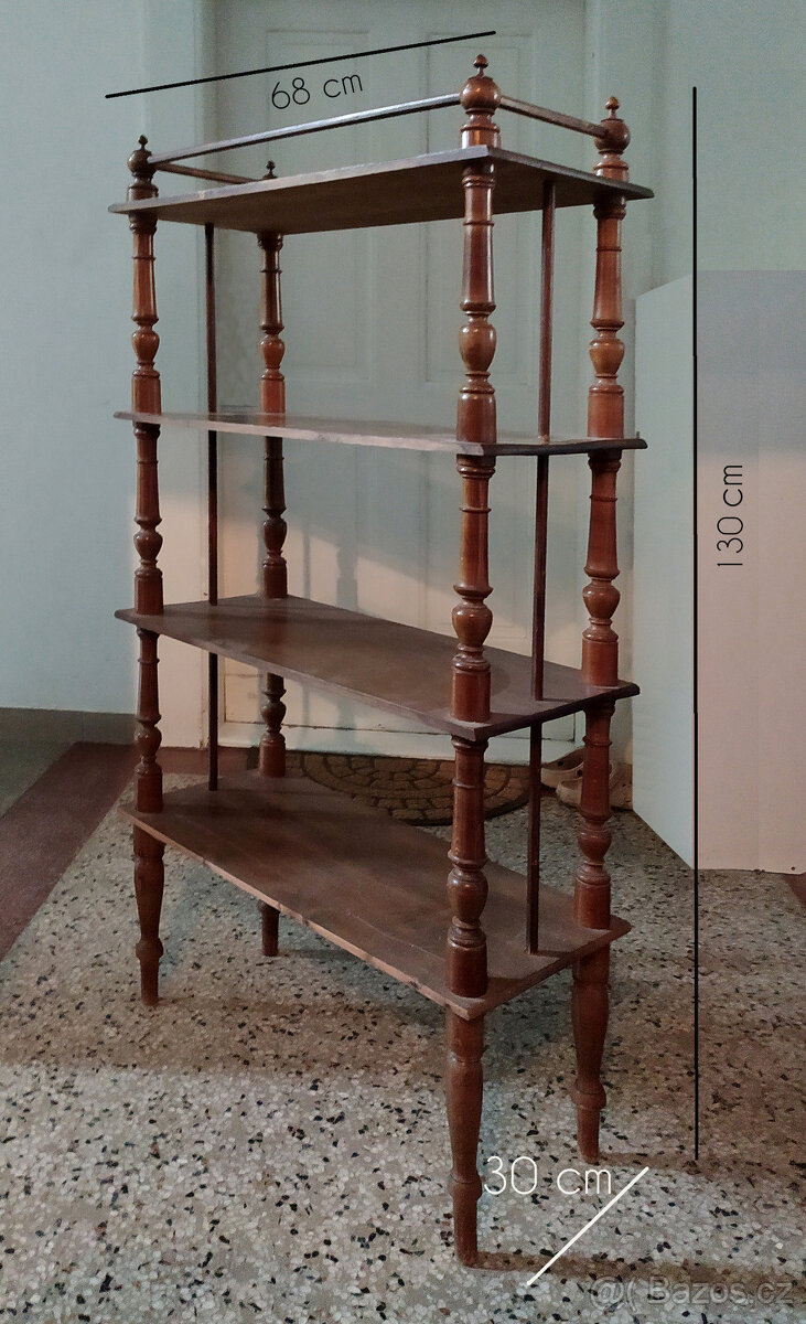 starý dřevěný regál - 2