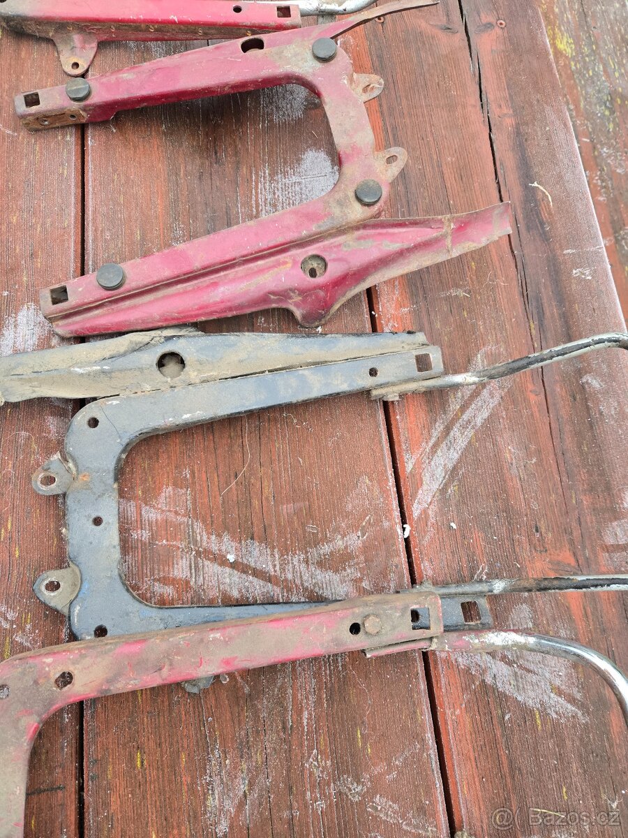 Jawa madla pod sedačku - 2