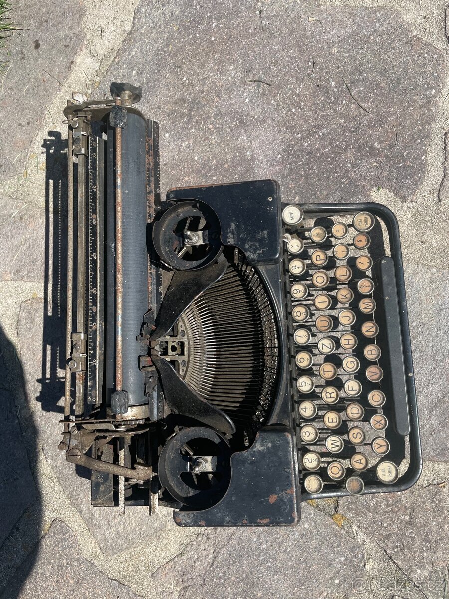 Psací stroj ROYAL - 2