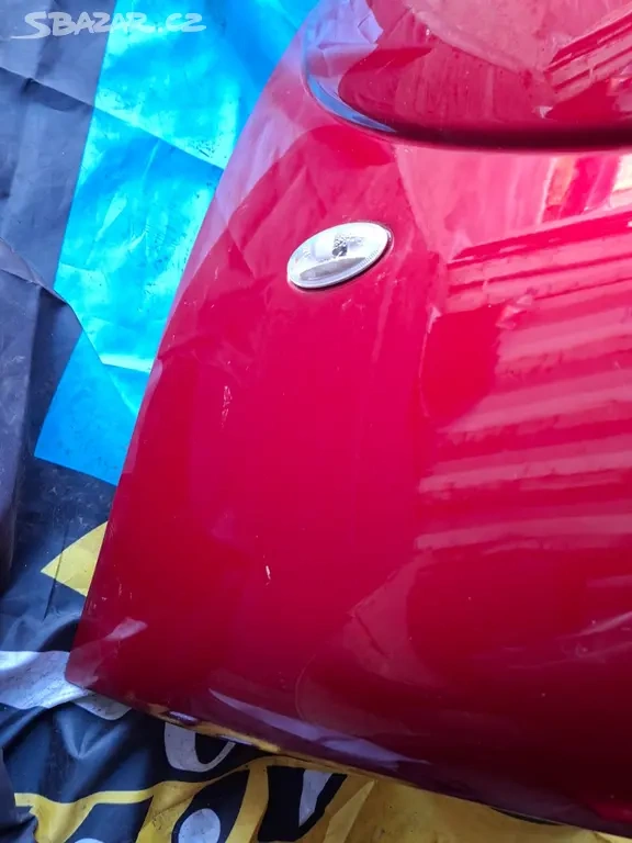 Levý předni blatník citroen c3 - červený , 2008 - 2